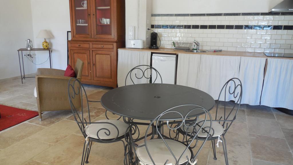 Villa Domaine De Rochegude Aviñón Habitación foto